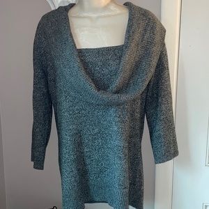 Gray‎ Sweater